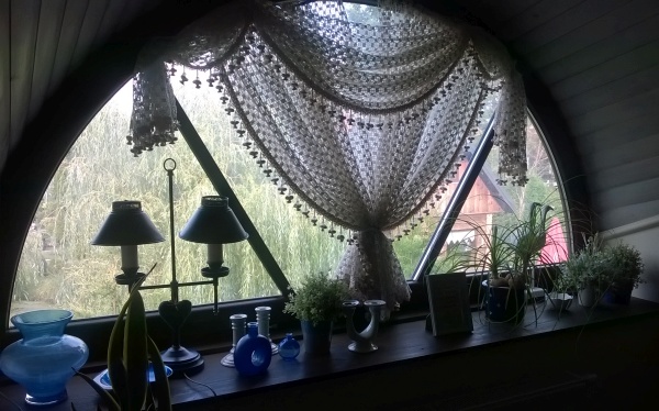 Perinteinen mummon ikkuna, tai Puolalaisen majapaikan