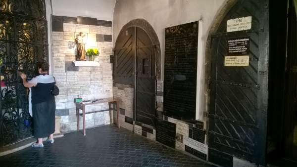 Kamenita Vrata, vanhan kaupungin portti on uskonnollinen paikka monelle