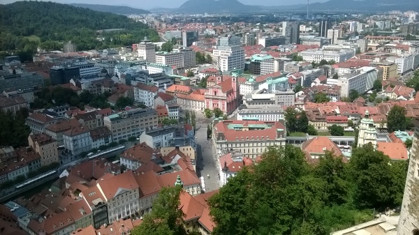 Ljubljanan linnasta kaupunkinäkymää