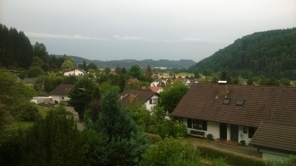 Saksalaista kylämaisemaa Schopfheimissa